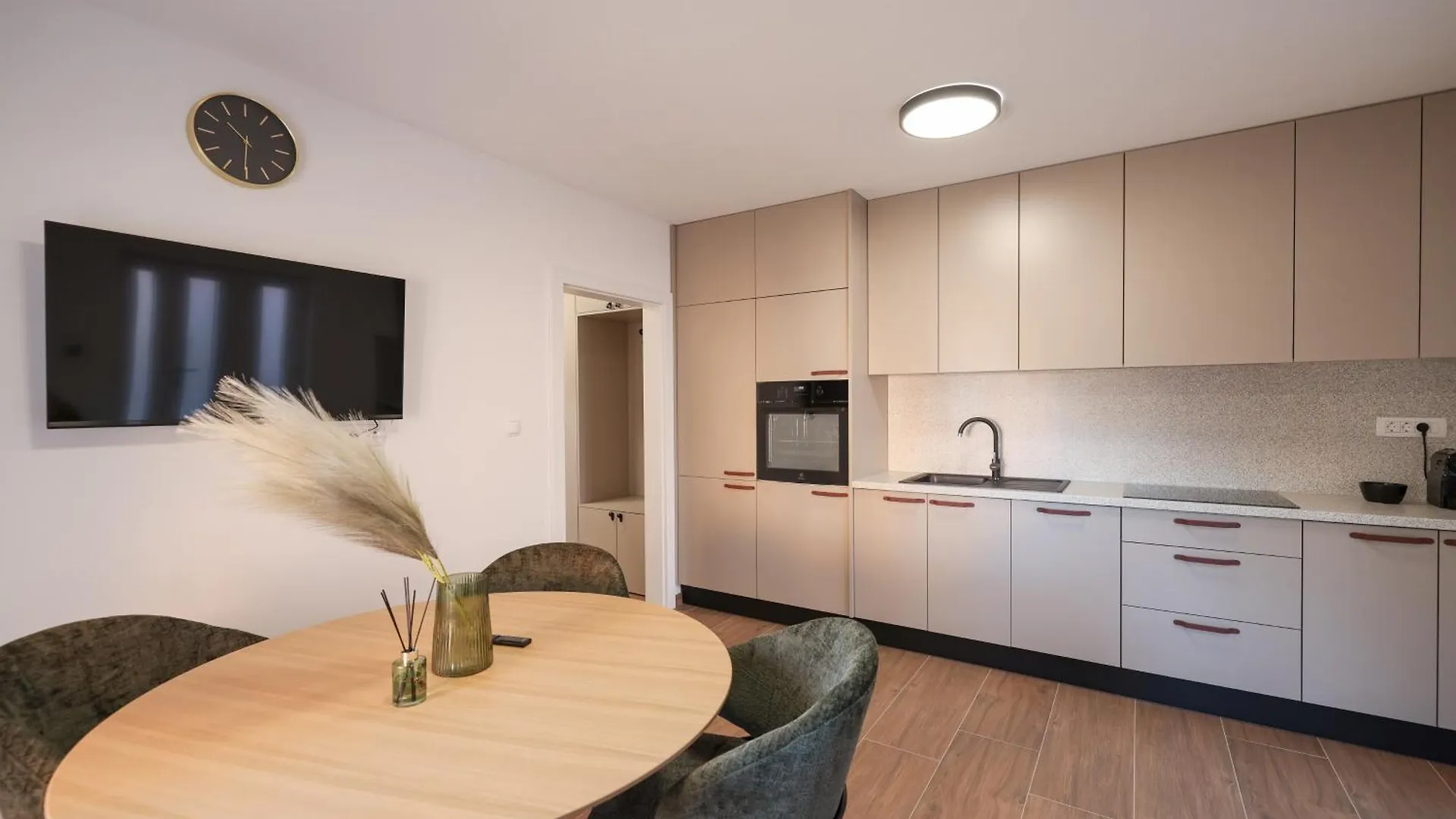 Royal Oak Apartment Zadar 0*,